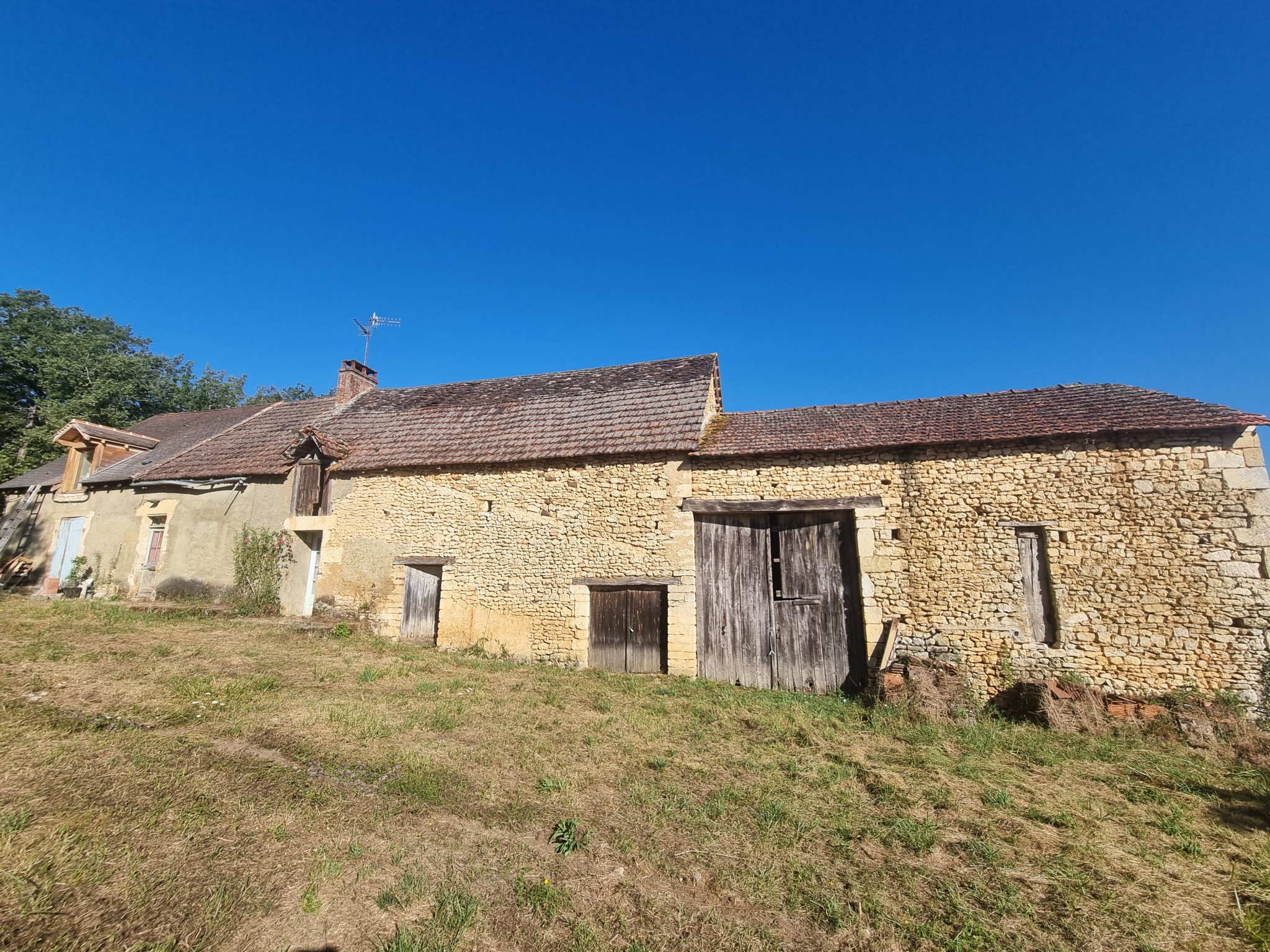 Maison 2 pièces - 130m² - ST LAURENT DES BATONS