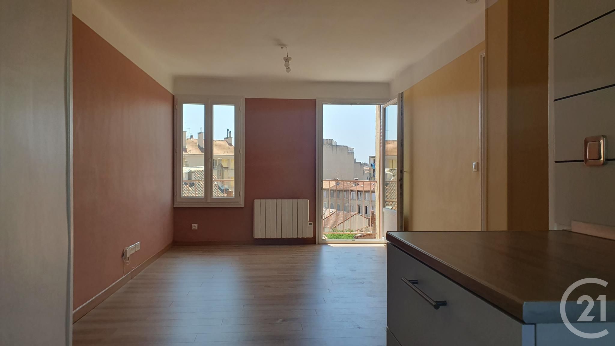 Appartement 3 pièces - 49m² - MARSEILLE  - 4ème