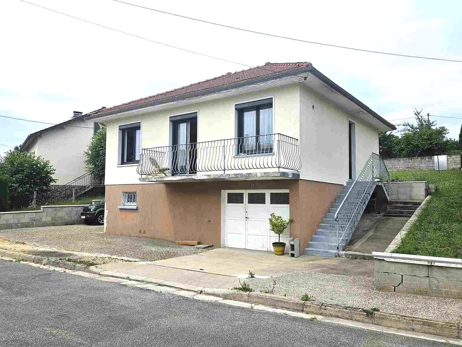 Maison 3 pièces - 65m² - PEYRAT LE CHATEAU