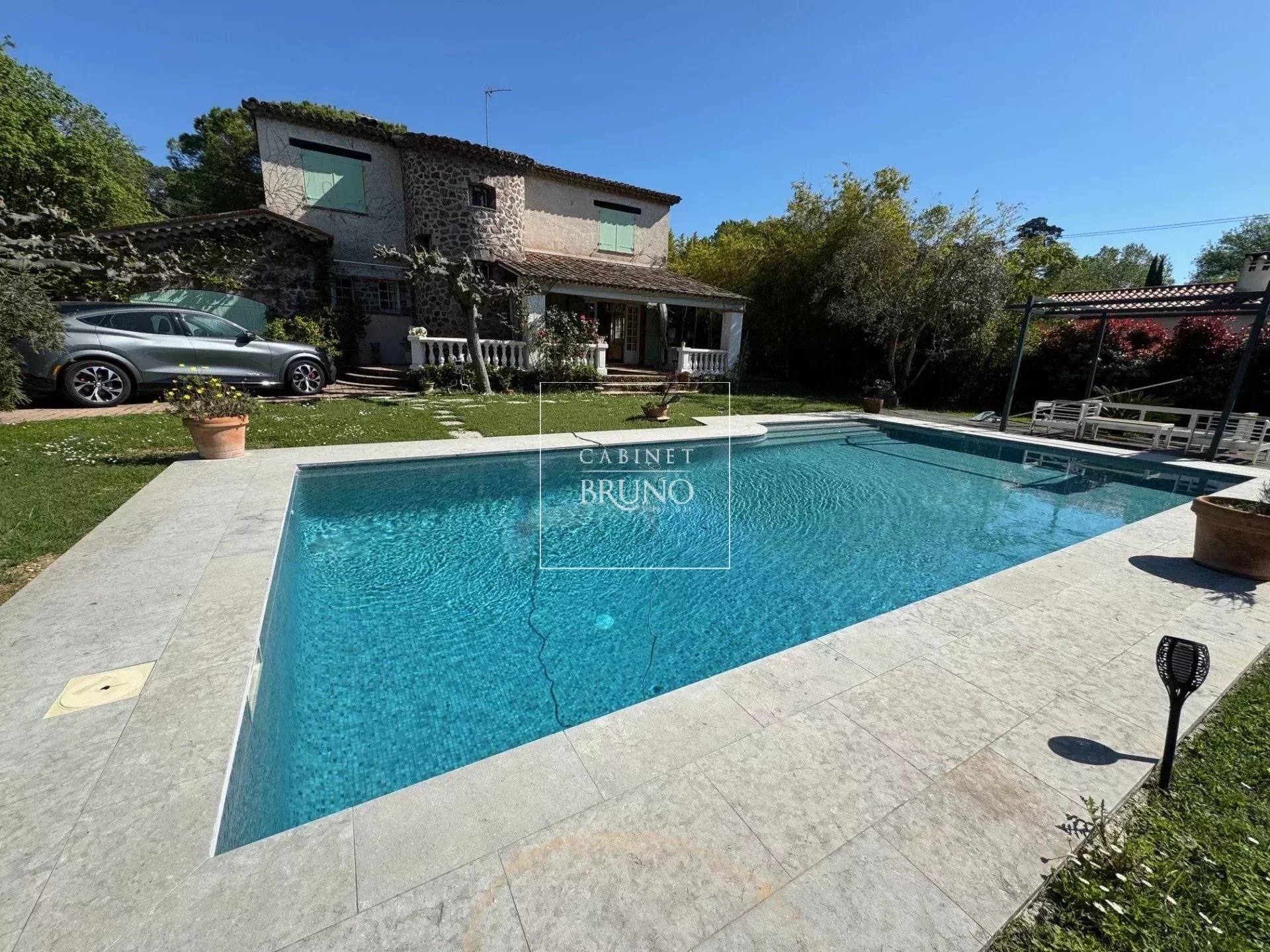 Maison 8 pièces - 254m² - MOUGINS