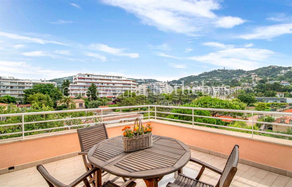 Appartement 4 pièces - 94m² - CANNES