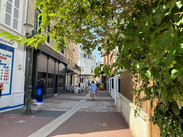 Local commercial  - 55m² - TROUVILLE SUR MER