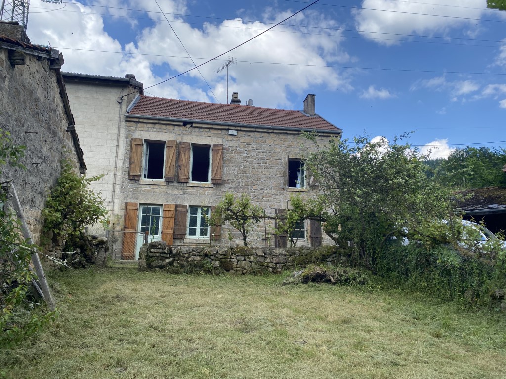 Maison 4 pièces - 73m² - PEYRAT LE CHATEAU