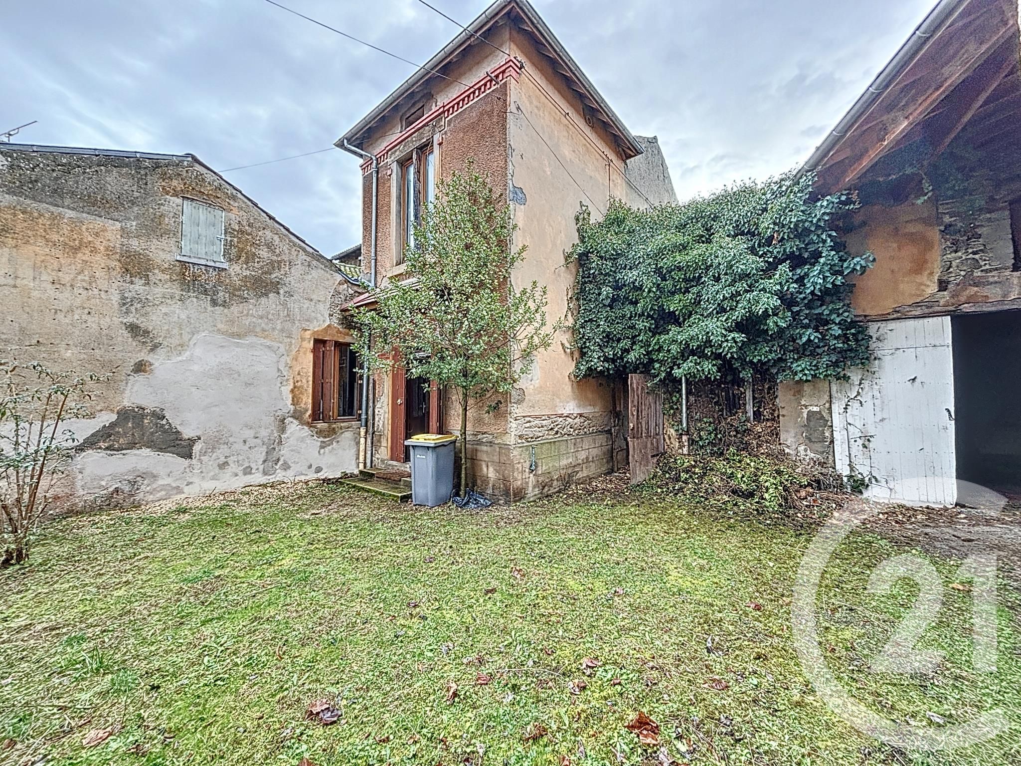 Maison 12 pièces - 220m² - GANNAT