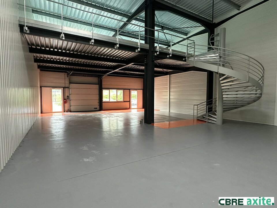 Local industriel  - 336m² - MERY