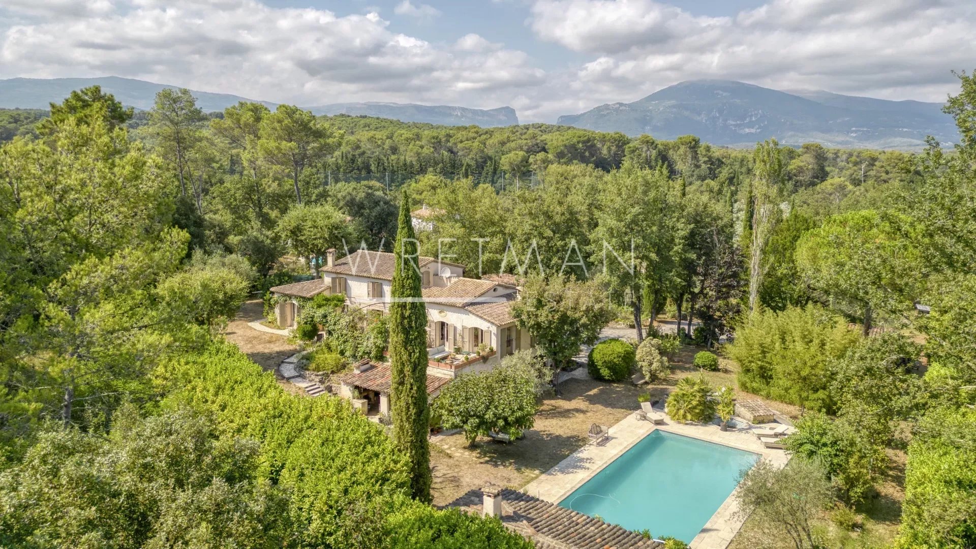 Maison 7 pièces - 300m² - VALBONNE