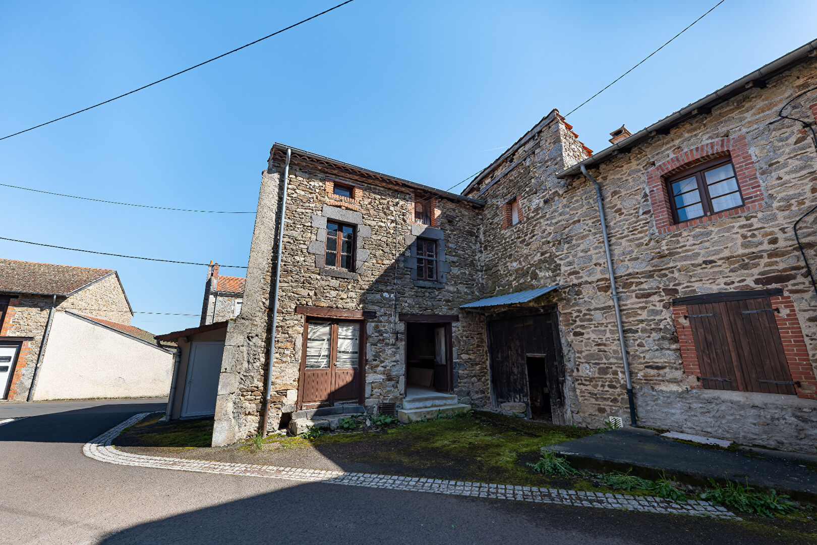 Maison 2 pièces - 160m² - CHAMPAGNAC LE VIEUX