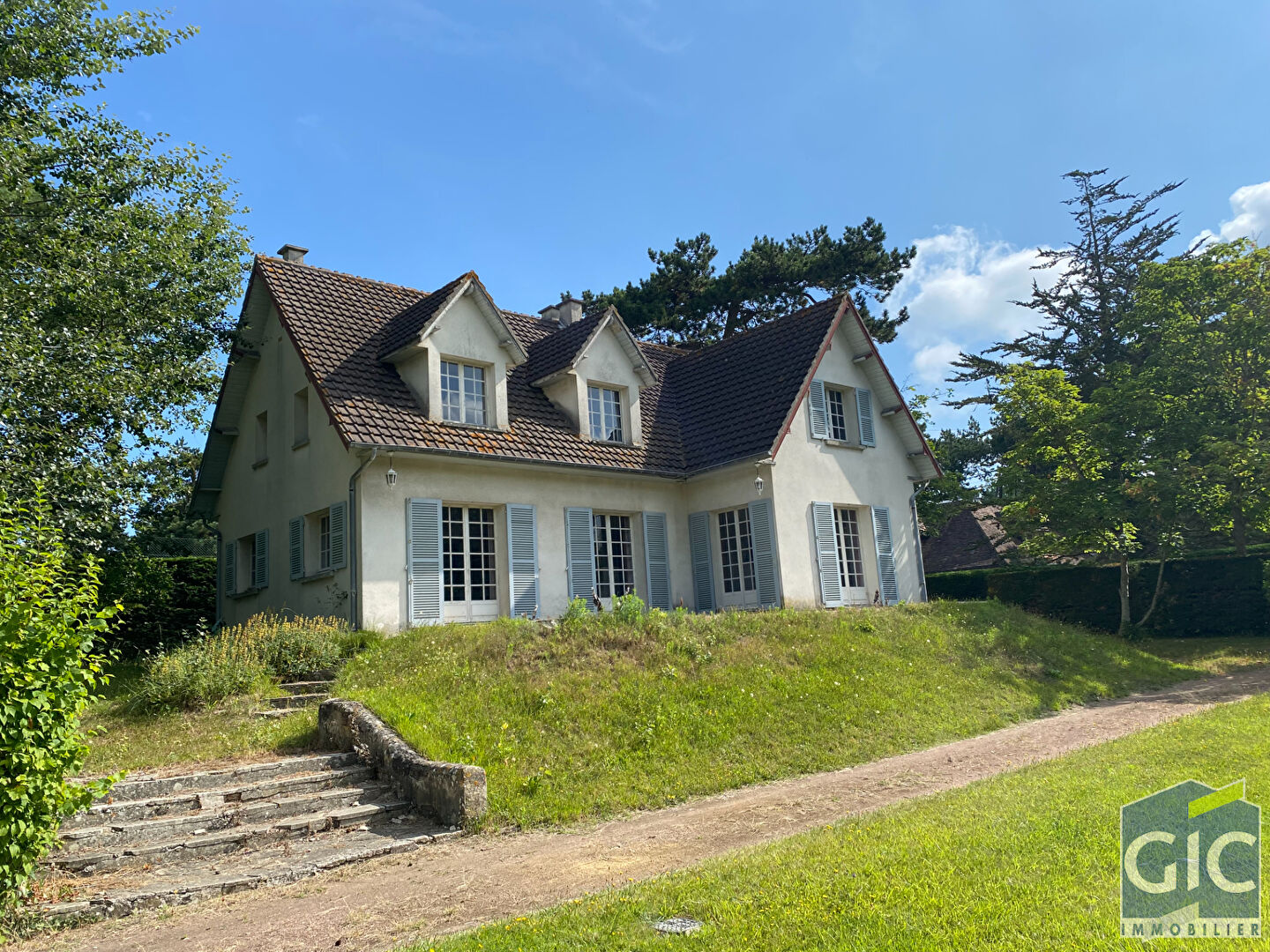 Maison 9 pièces - 147m²