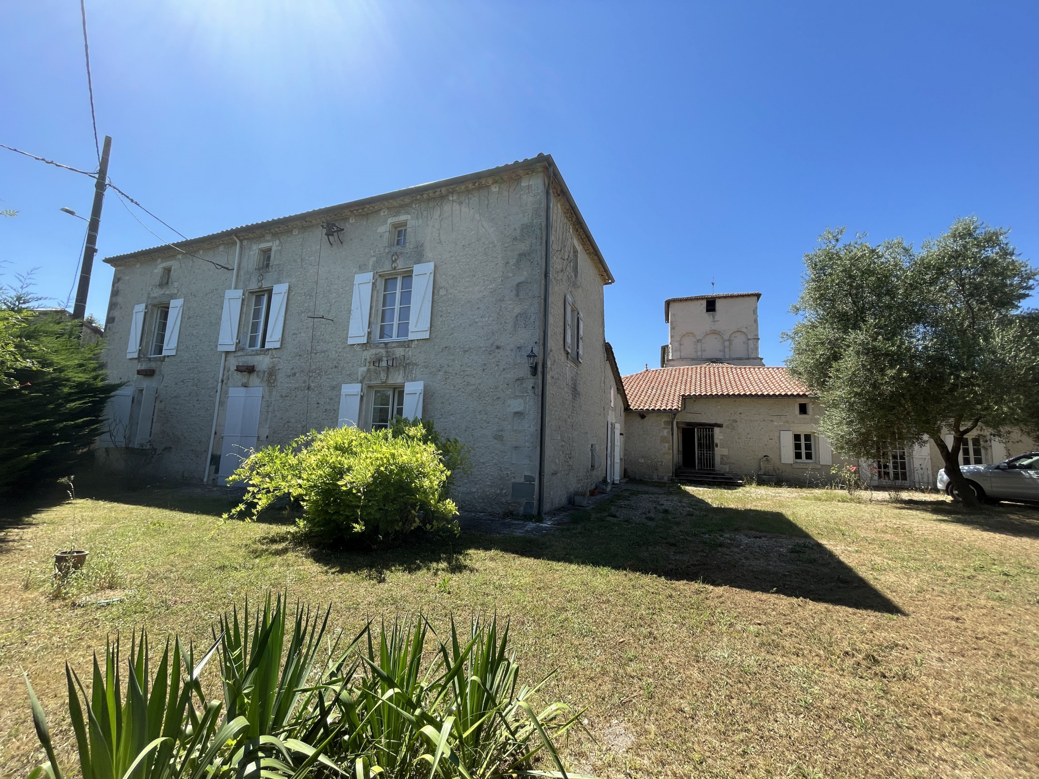 Maison 11 pièces - 415m² - CHALLIGNAC