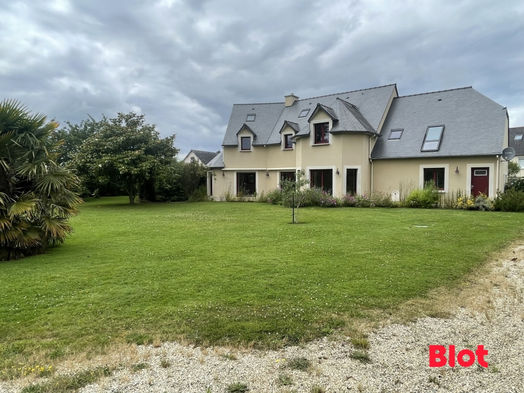 Maison 8 pièces - 323m² - PLEURTUIT