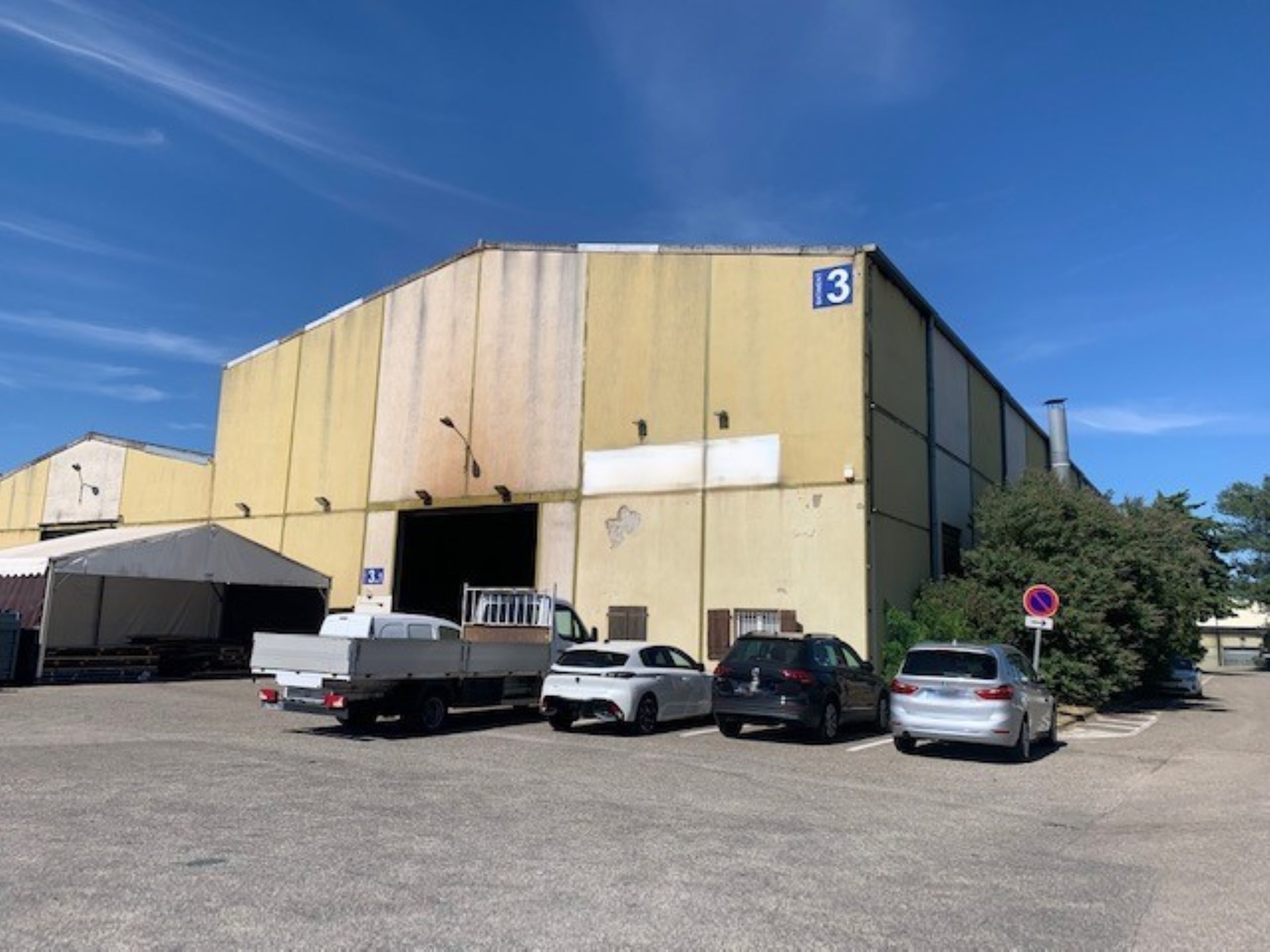 Local industriel  - 1 680m² - CHASSIEU