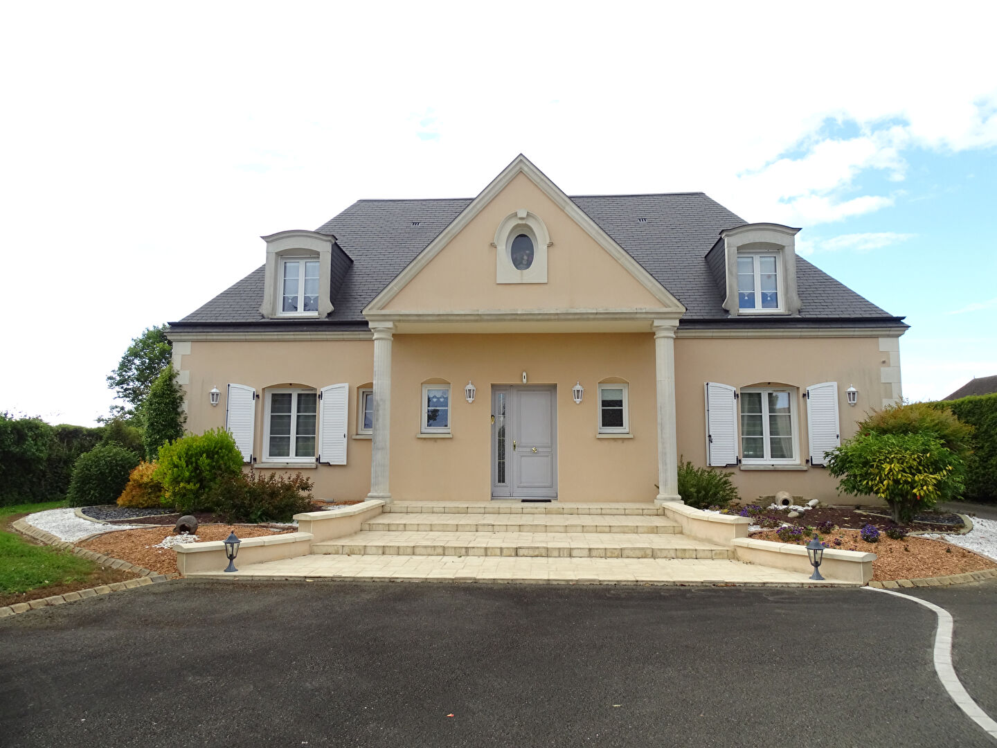 Maison 6 pièces - 230m²