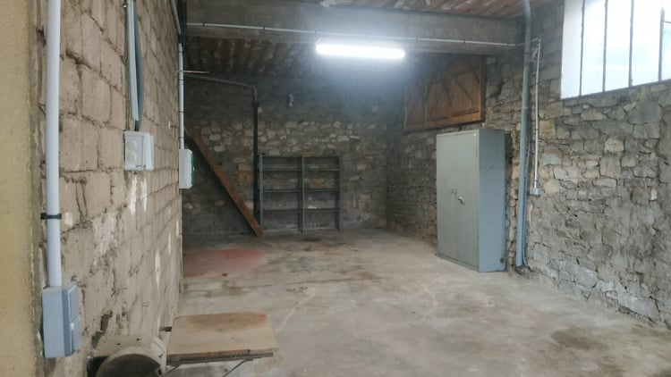 Local industriel  - 70m² - FREJUS