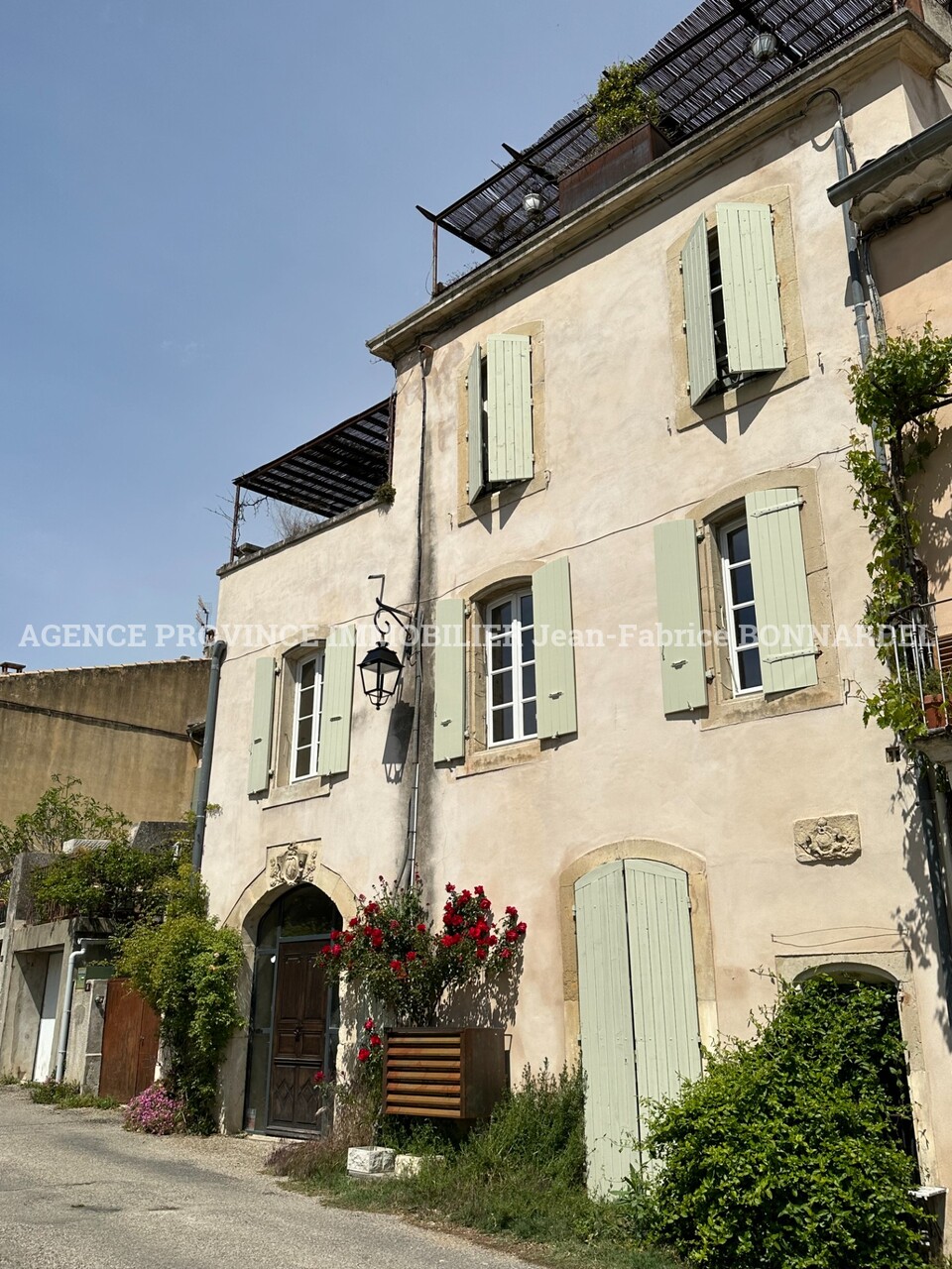 Maison 10 pièces - 258m² - GRIGNAN