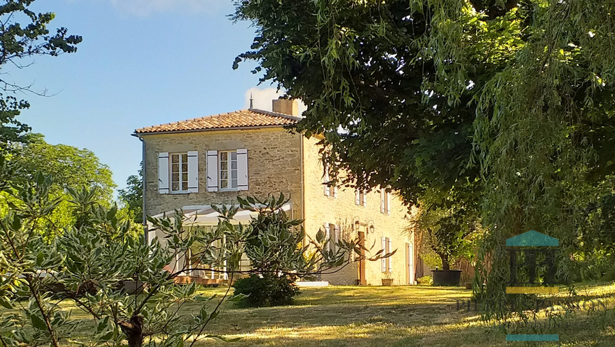 Maison 5 pièces - 220m² - SAUVETERRE DE GUYENNE