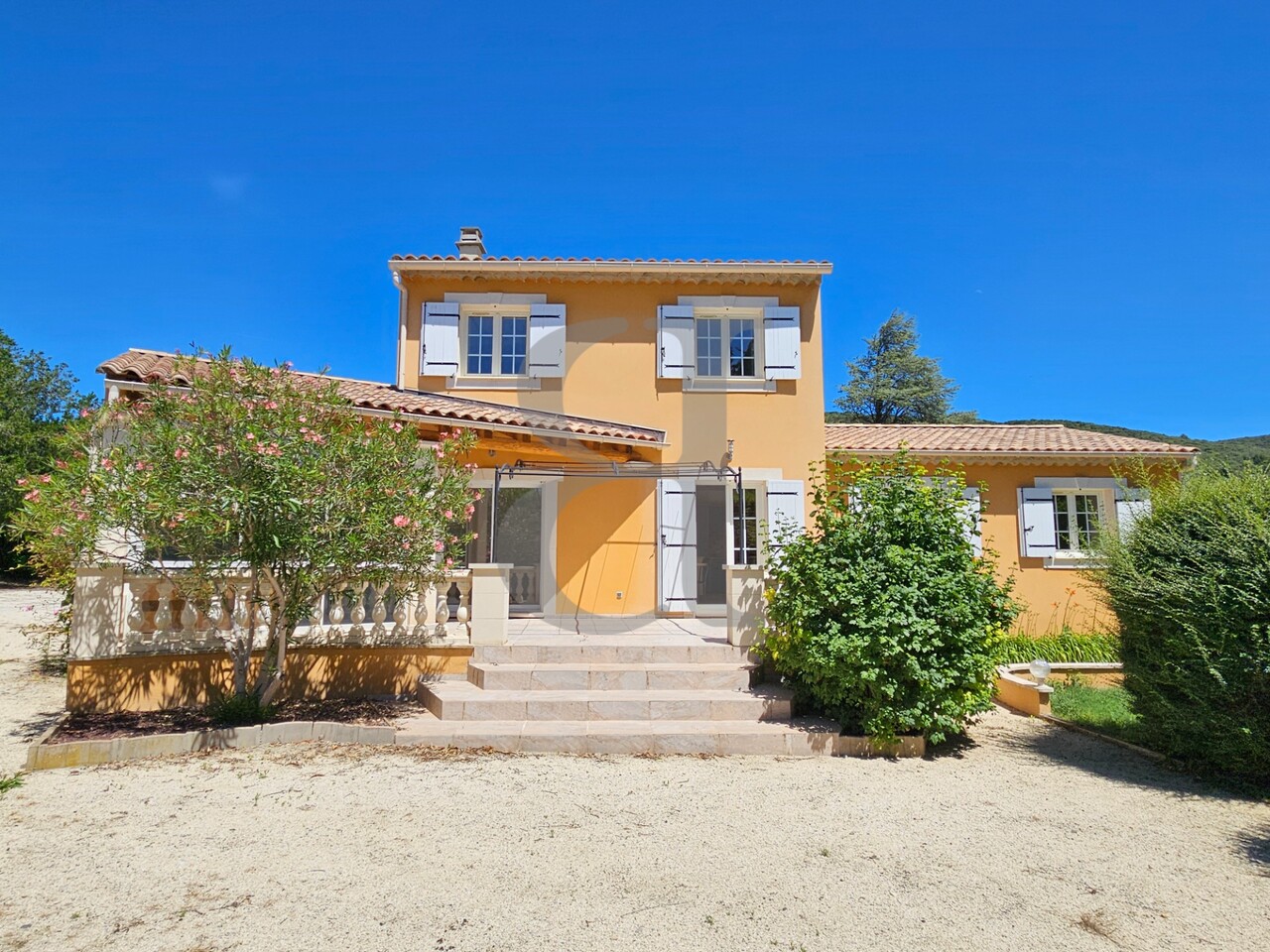 Maison 5 pièces - 137m² - VALREAS