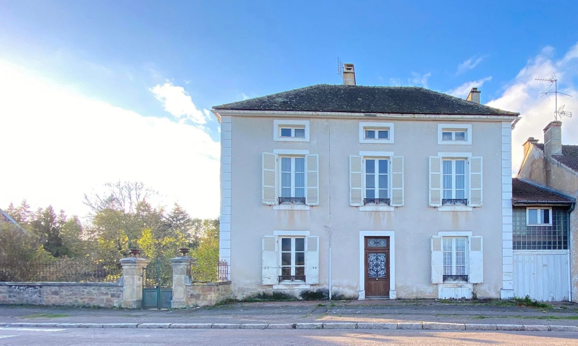 Maison 7 pièces - 150m² - SAULIEU