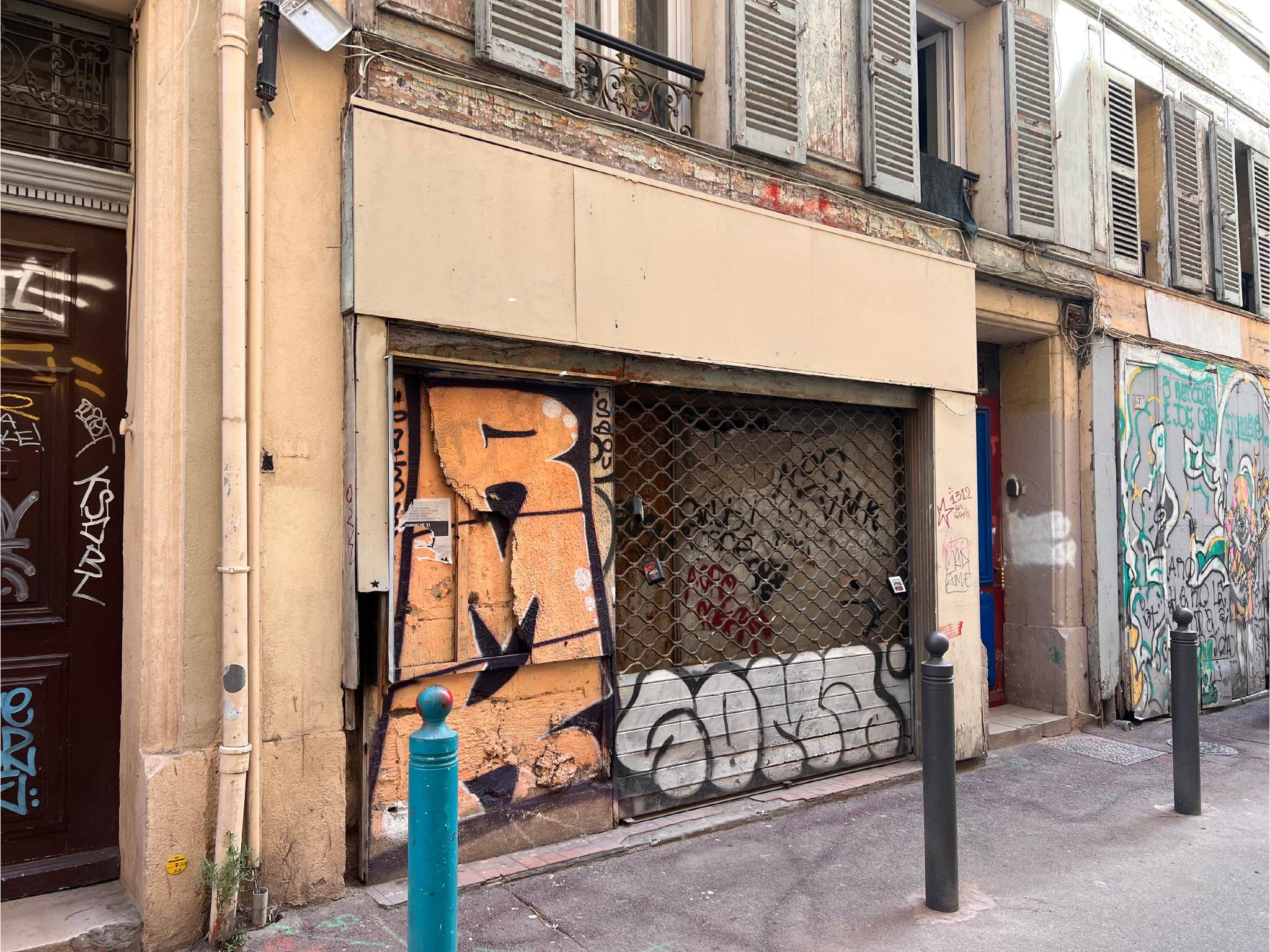 Local commercial  - 132m² - MARSEILLE  - 1er