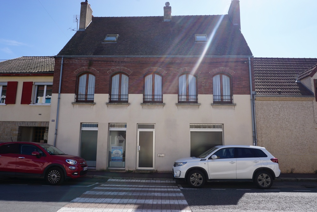 Maison 5 pièces - 240m² - DIGOIN