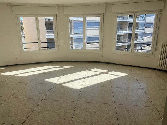 Appartement 3 pièces - 65m² - ST RAPHAEL