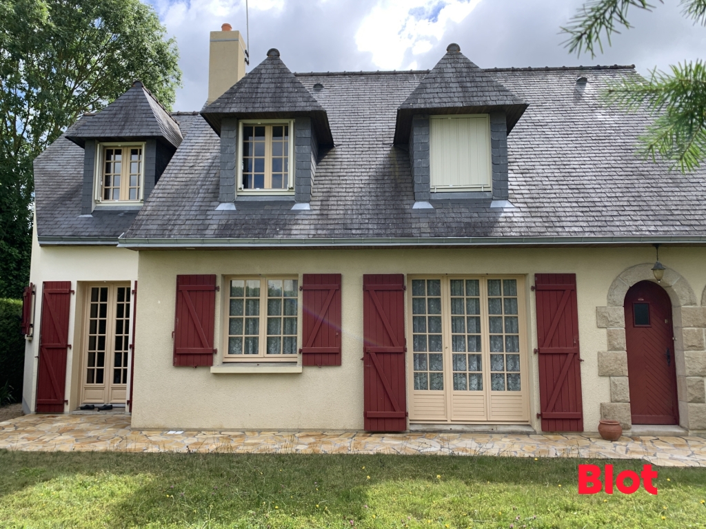 Maison 6 pièces - 140m² - VEZIN LE COQUET