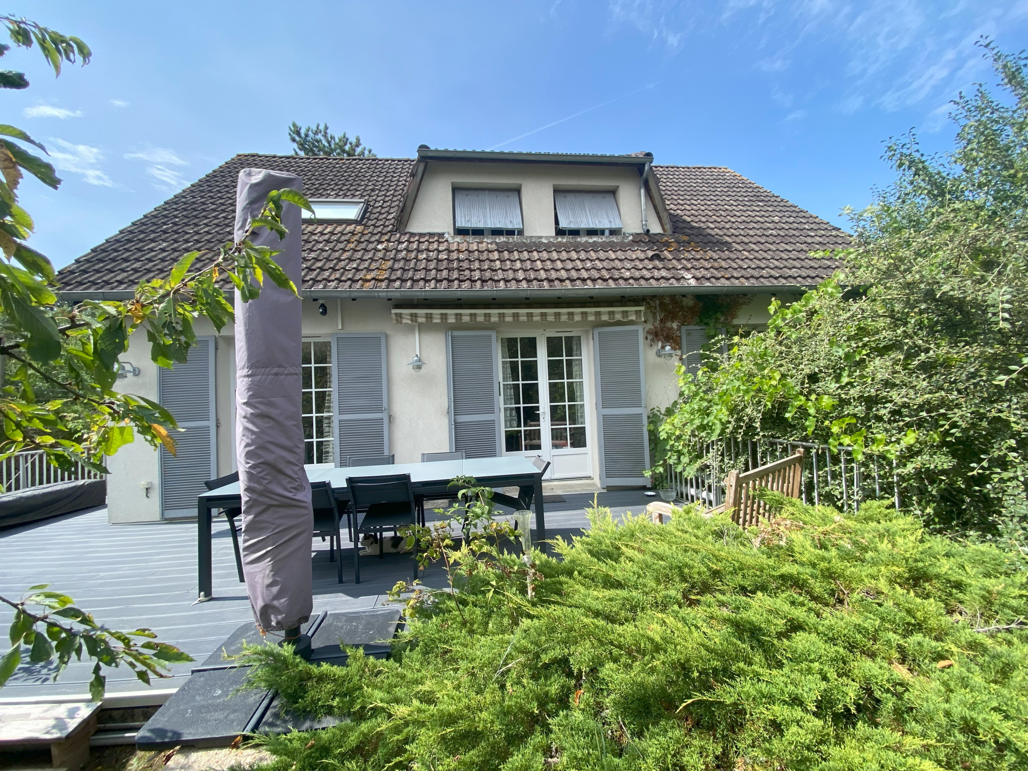 Maison 8 pièces - 130m² - ST JEAN DE BRAYE