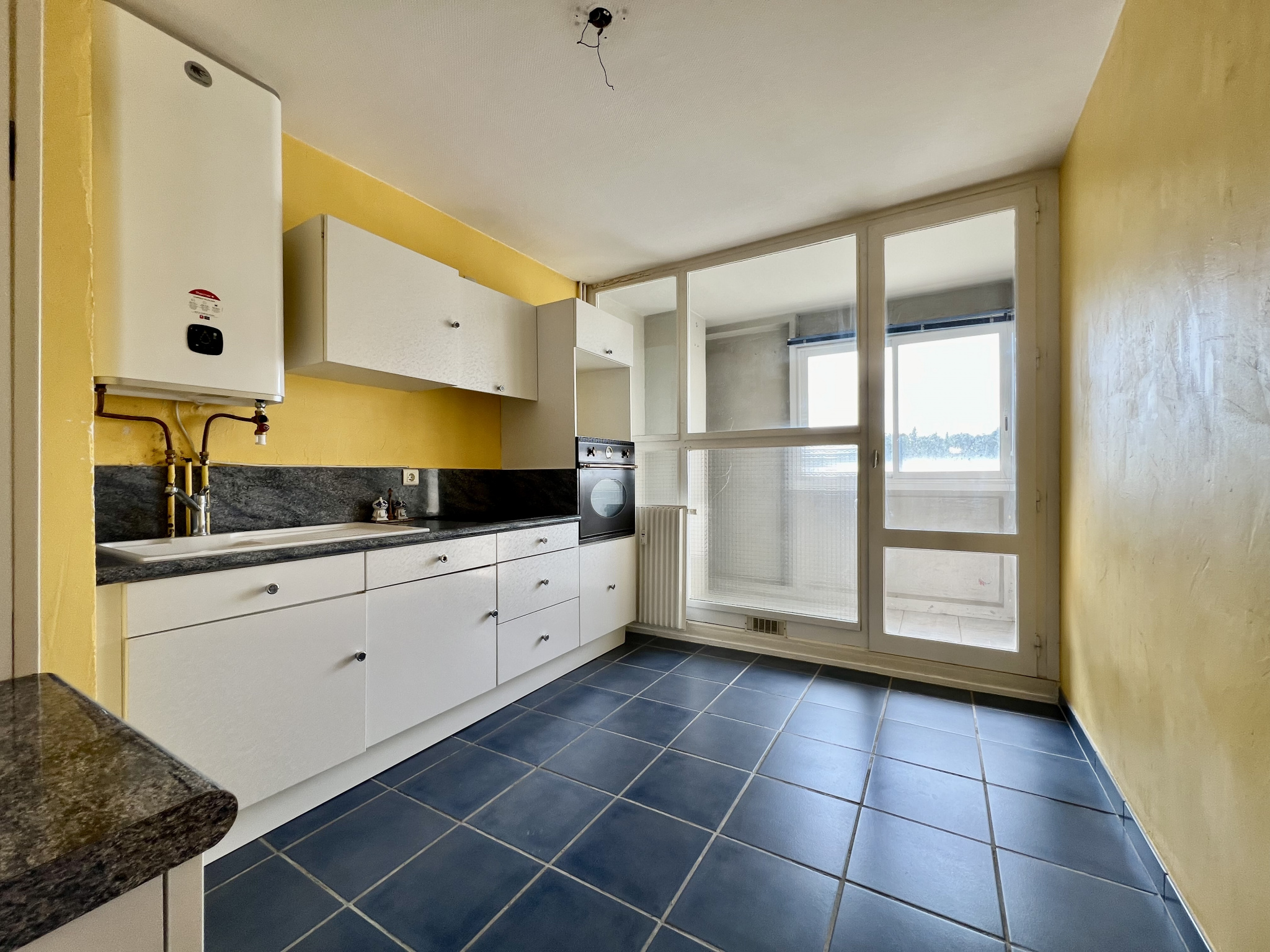 Appartement 2 pièces - 56m² - VILLENEUVE LES AVIGNON