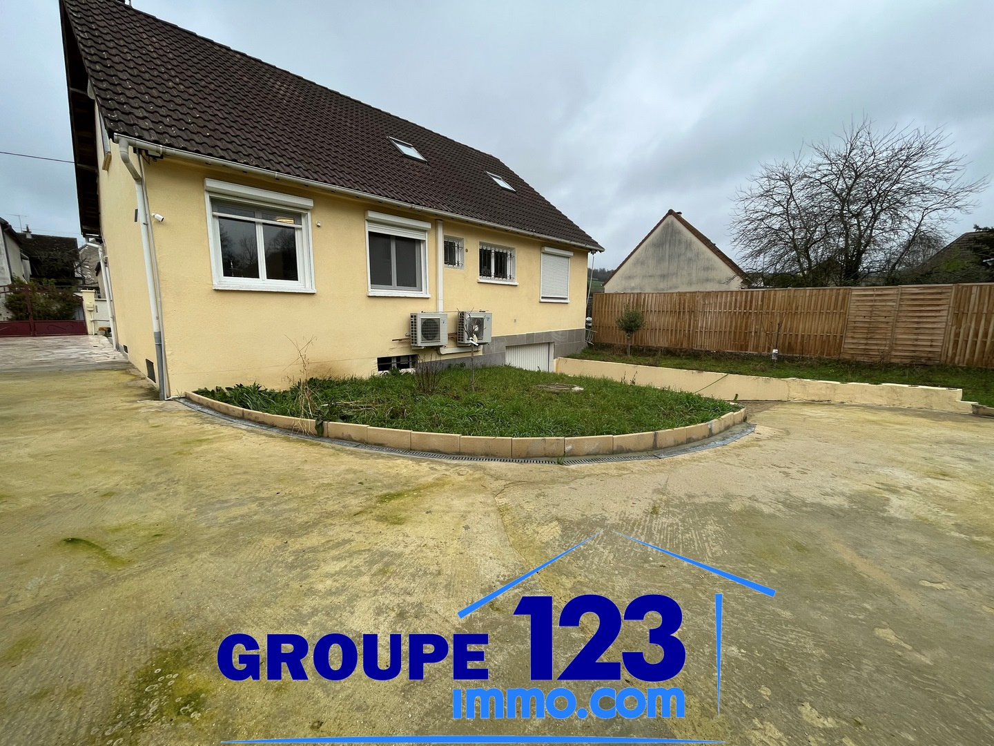 Maison 5 pièces - 126m² - ST AUBIN SUR YONNE