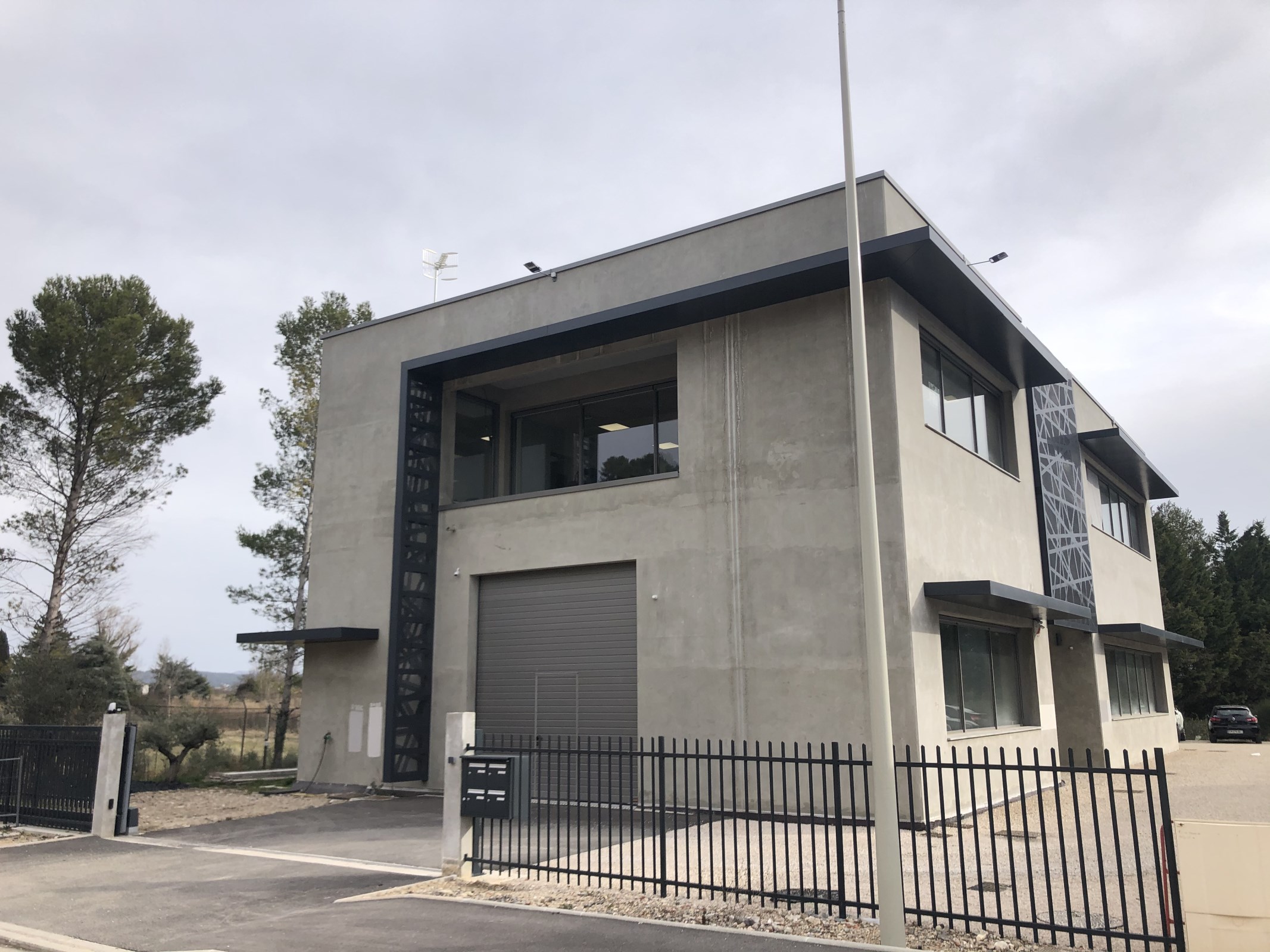 Local industriel  - 493m² - GARDANNE