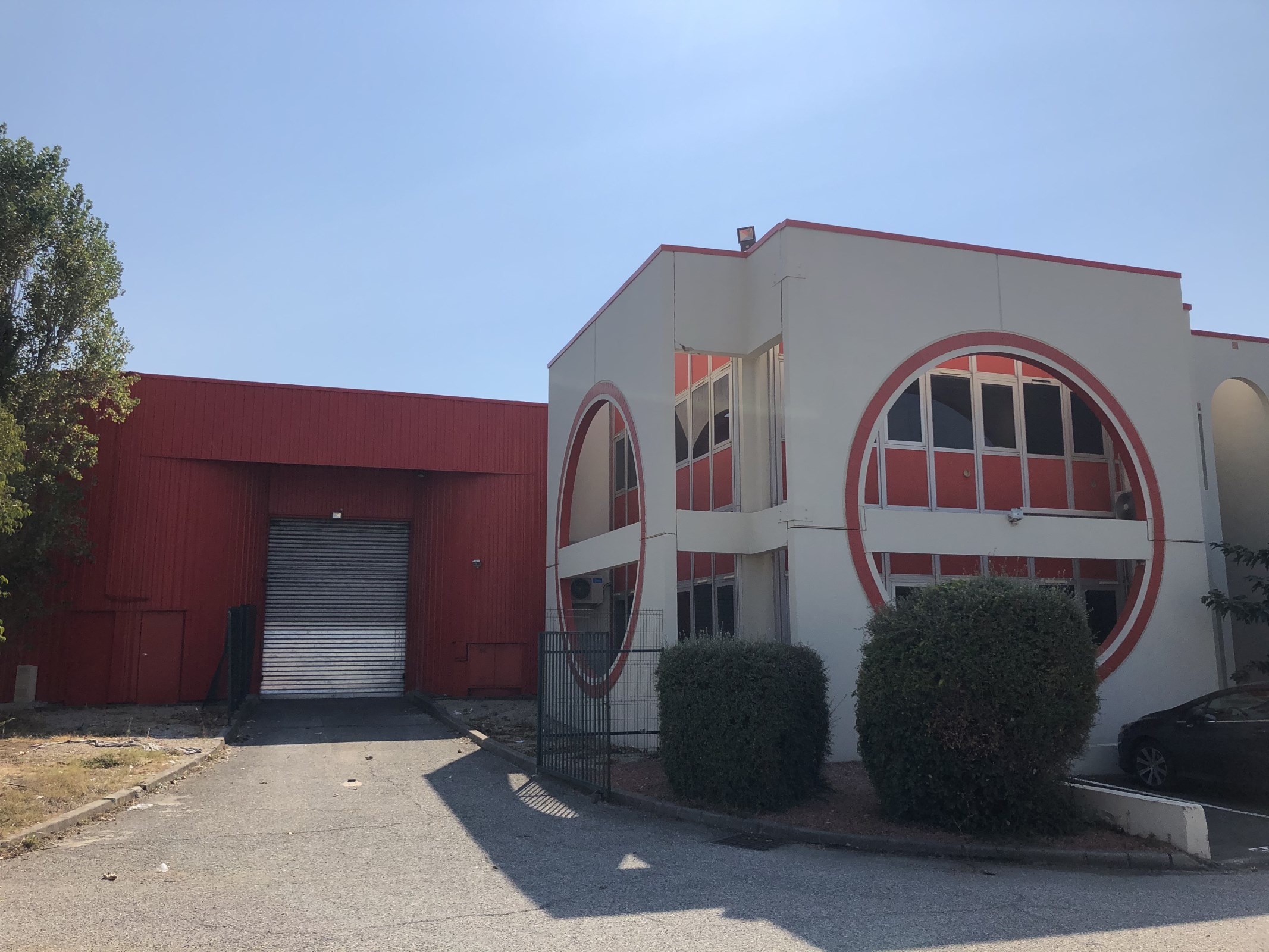 Local industriel  - 817m² - VITROLLES