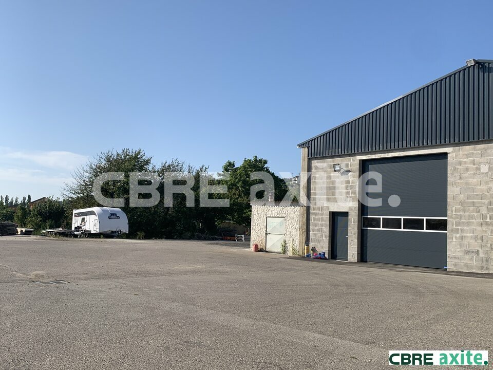 Local industriel  - 199m² - RUY