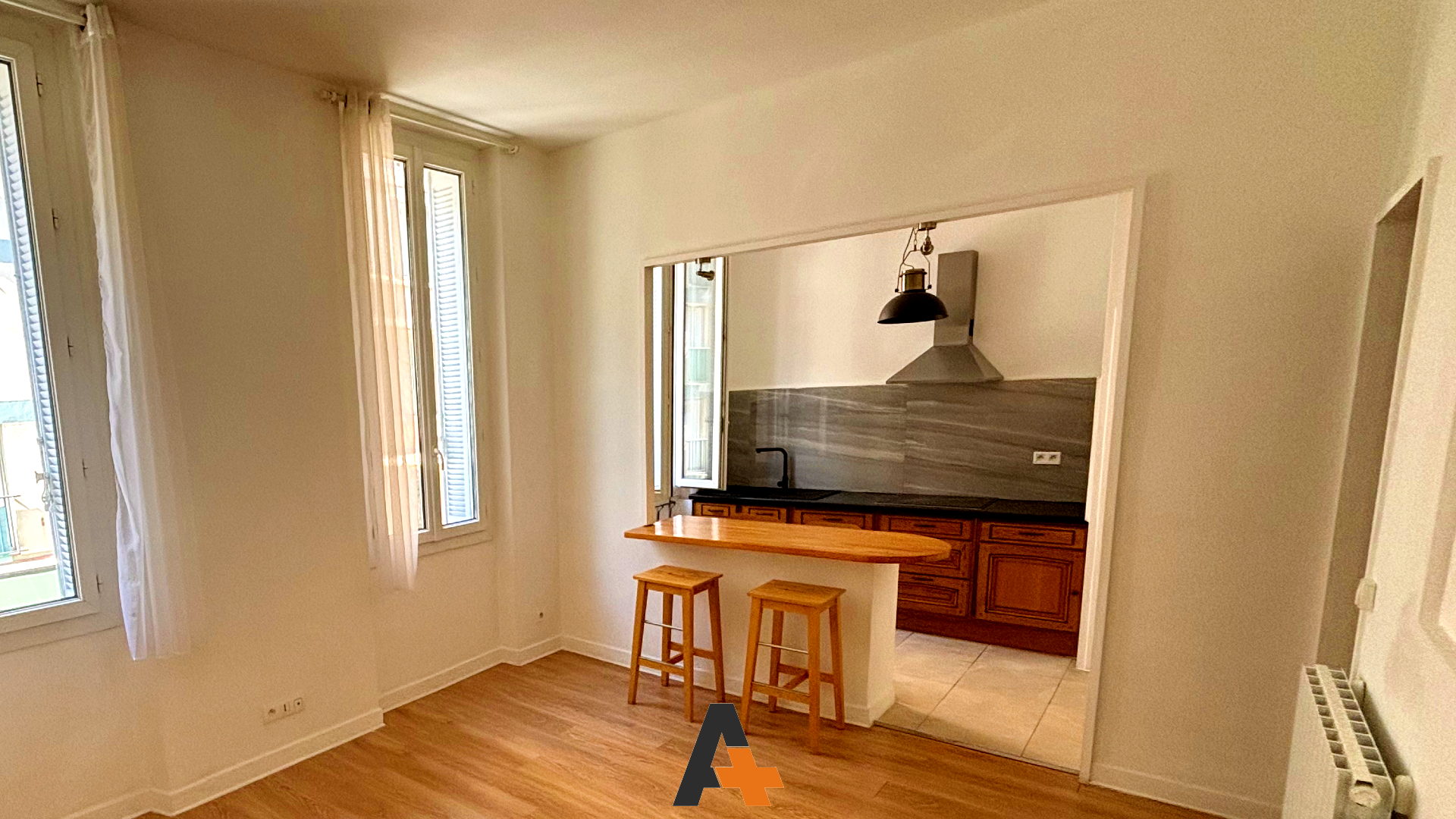 Appartement 2 pièces - 42m² - MARSEILLE  - 7ème