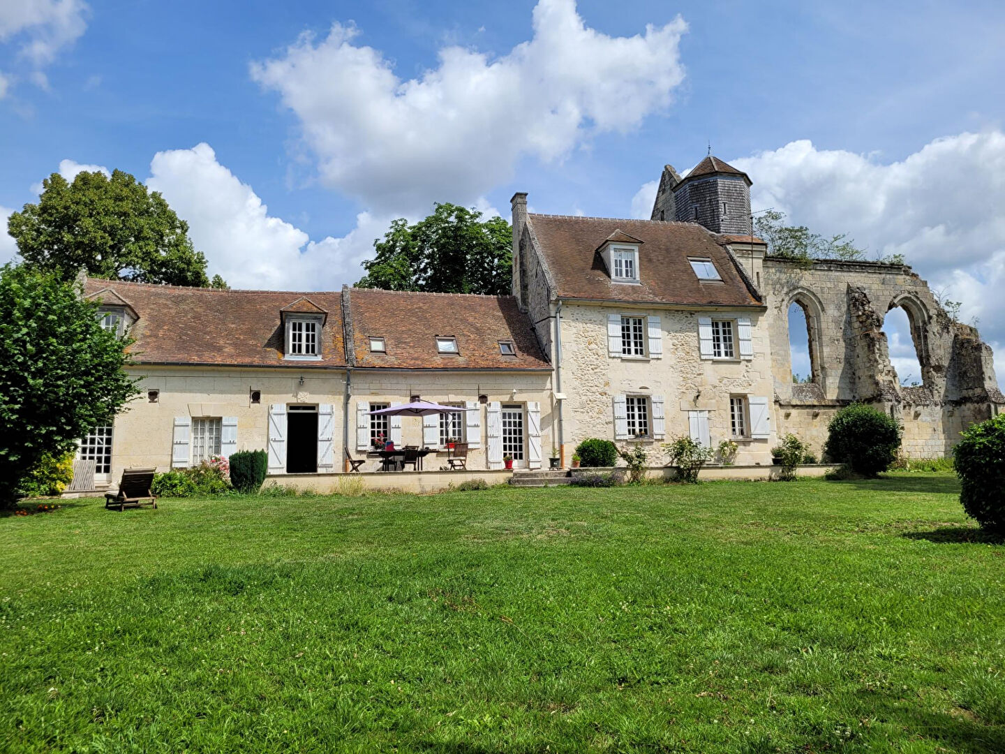 Maison 8 pièces - 300m²