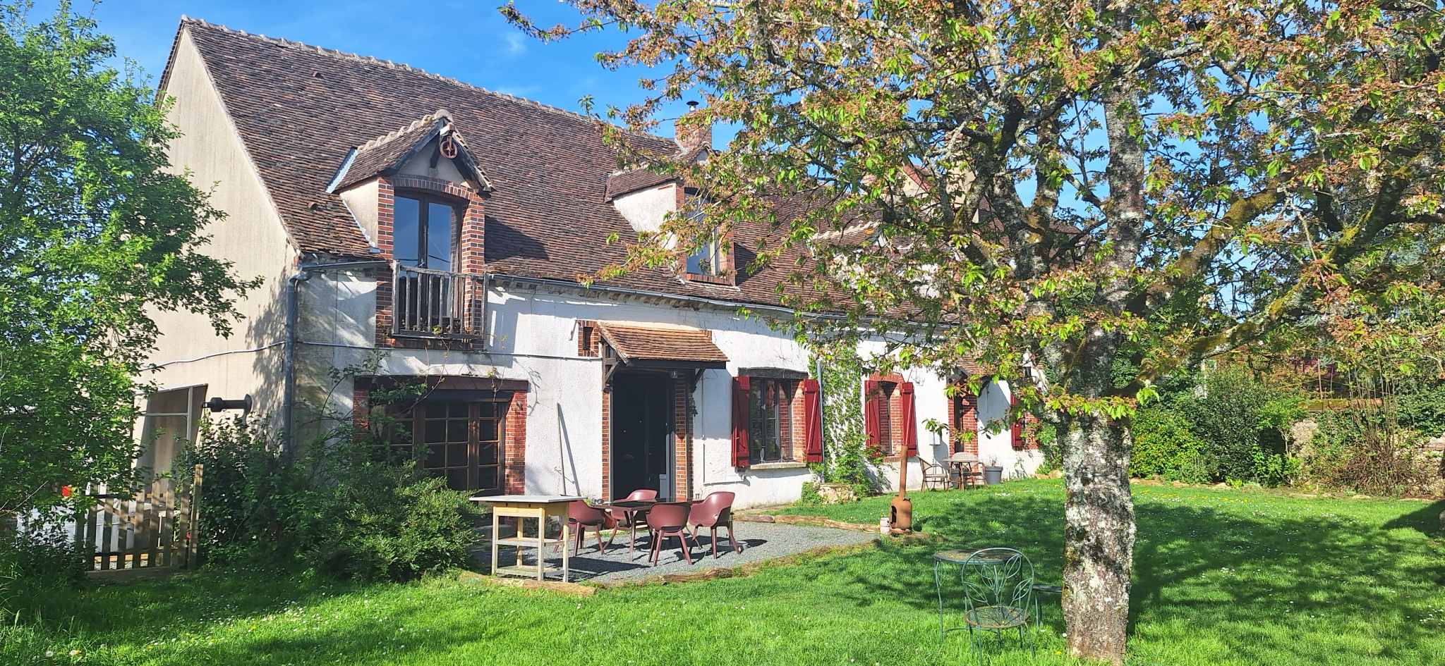 Maison 5 pièces - 215m² - VILLECHETIVE