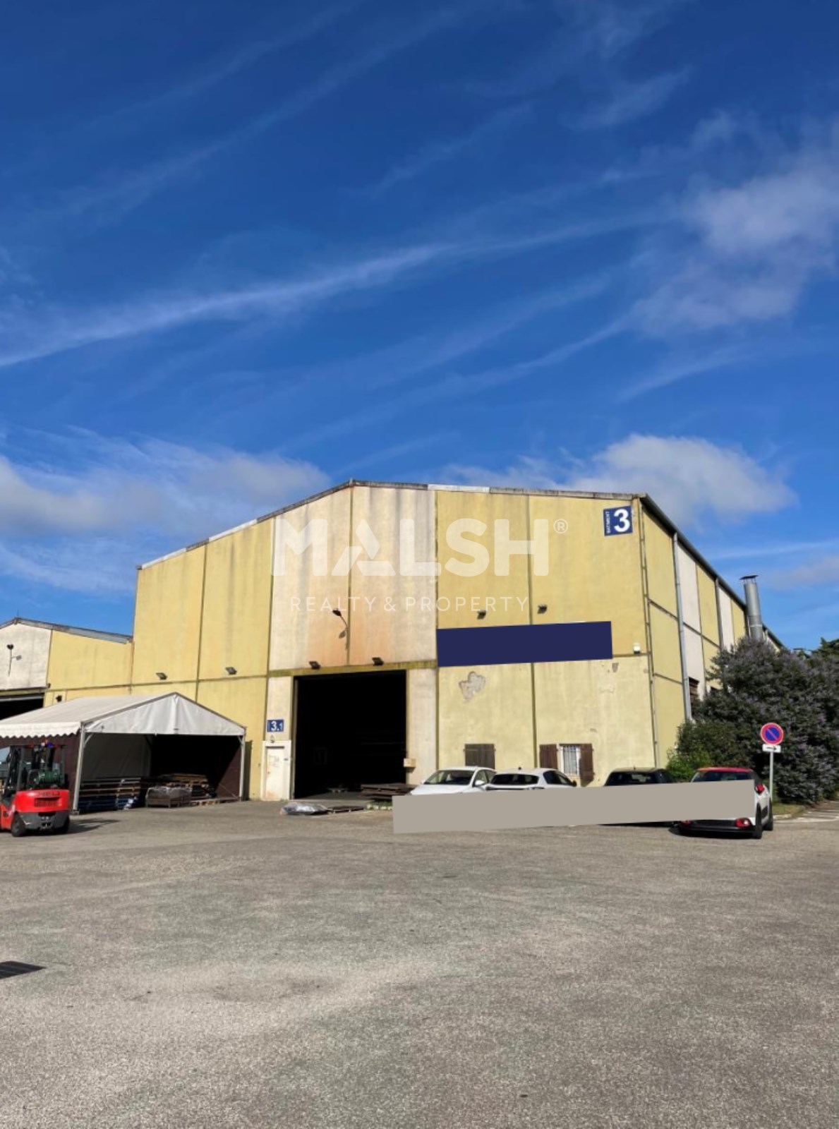 Local industriel  - 2 420m²