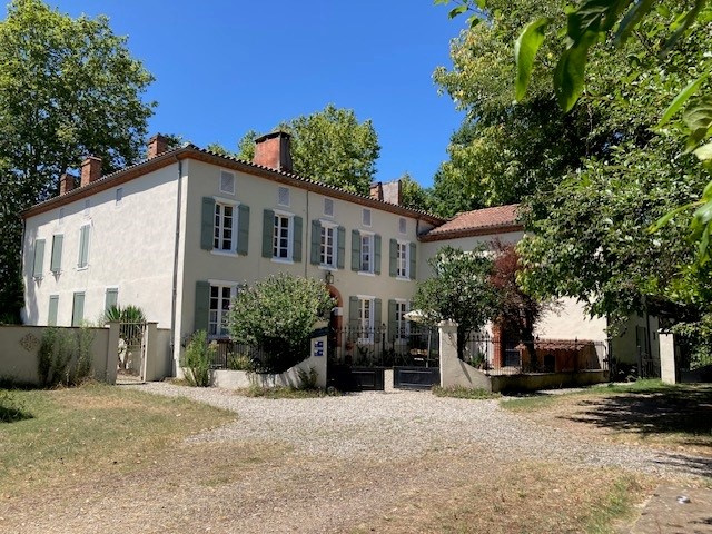 Maison 20 pièces - 585m² - LE FOSSAT