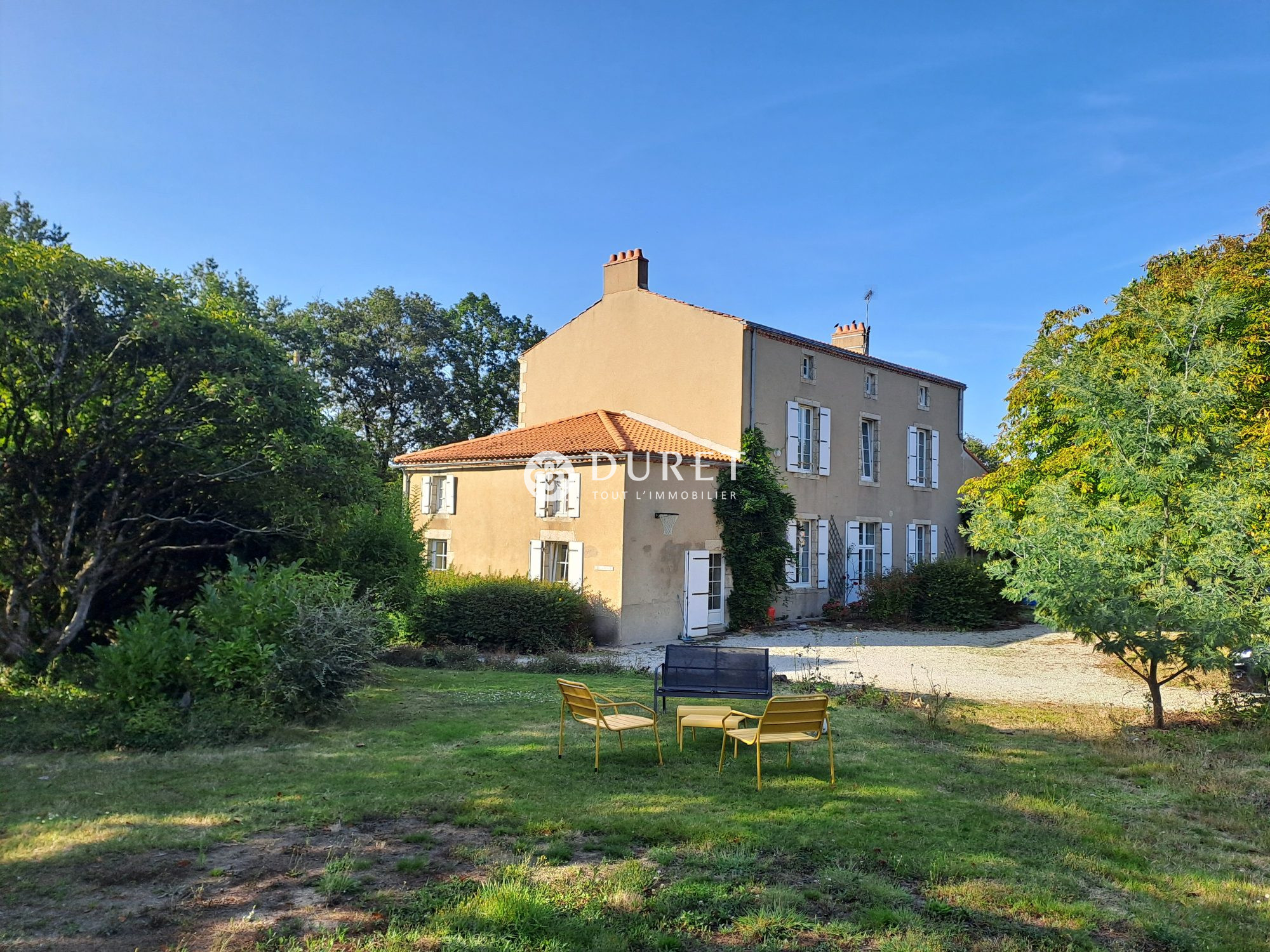 Maison 6 pièces - 250m² - LE POIRE SUR VIE