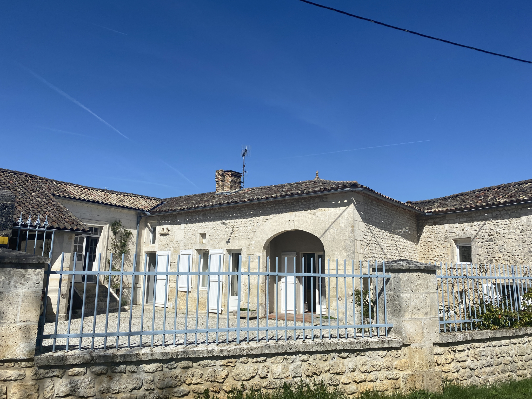 Maison 7 pièces - 246m² - MOUTHIERS SUR BOEME