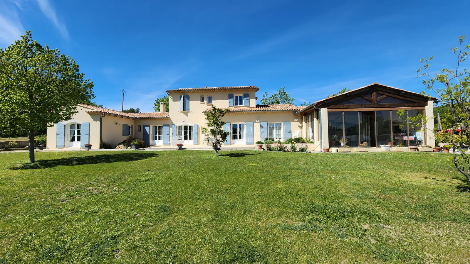 Maison 6 pièces - 203m²