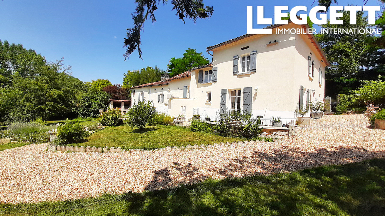 Maison 8 pièces - 255m² - VERTEILLAC