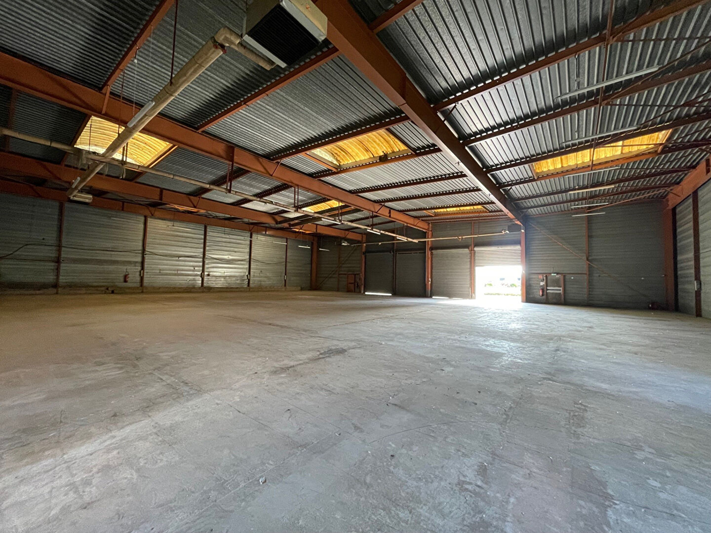 Local industriel  - 1 020m²