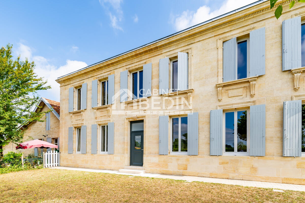 Maison 8 pièces - 303m² - BOURG