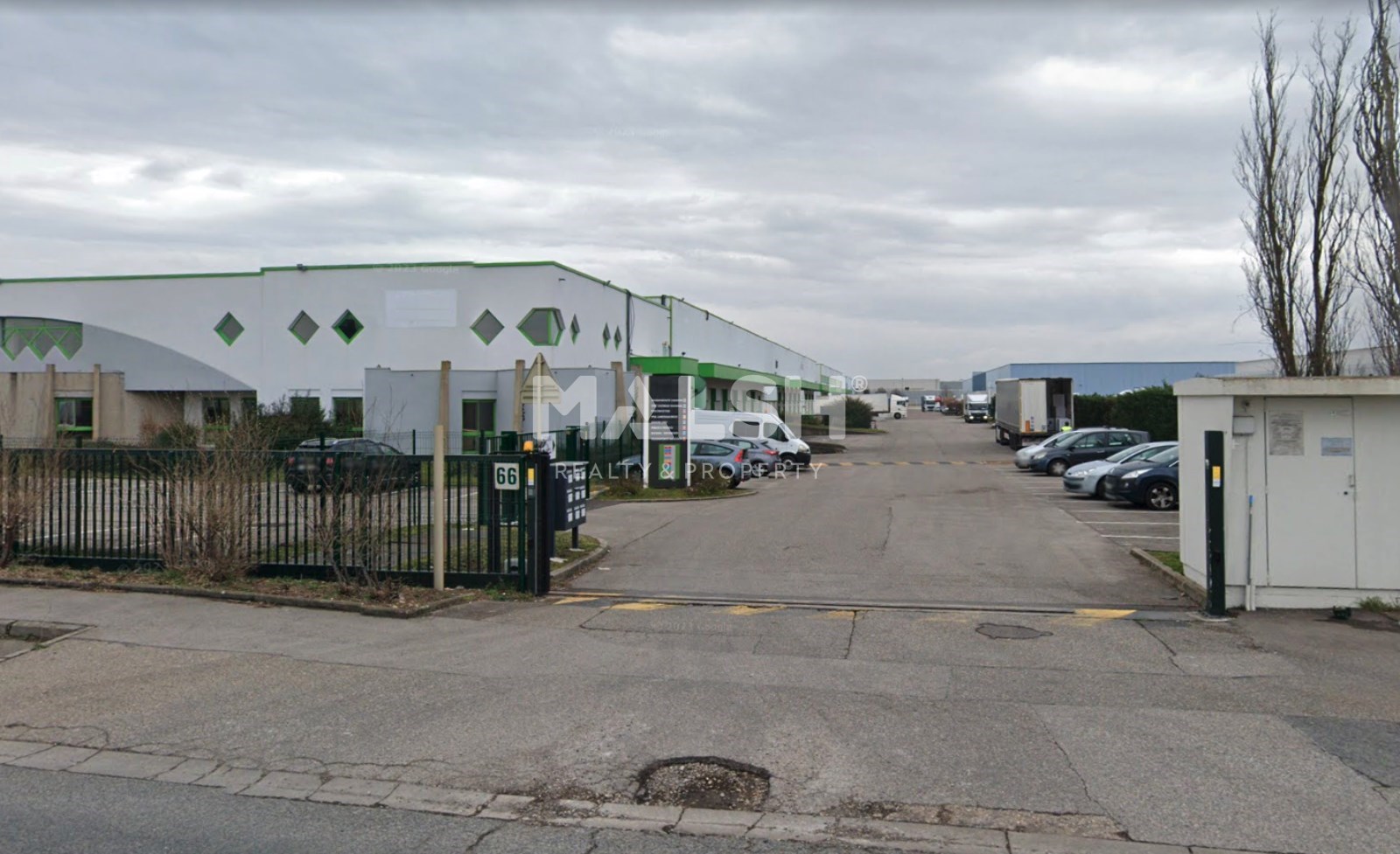 Local industriel  - 967m²