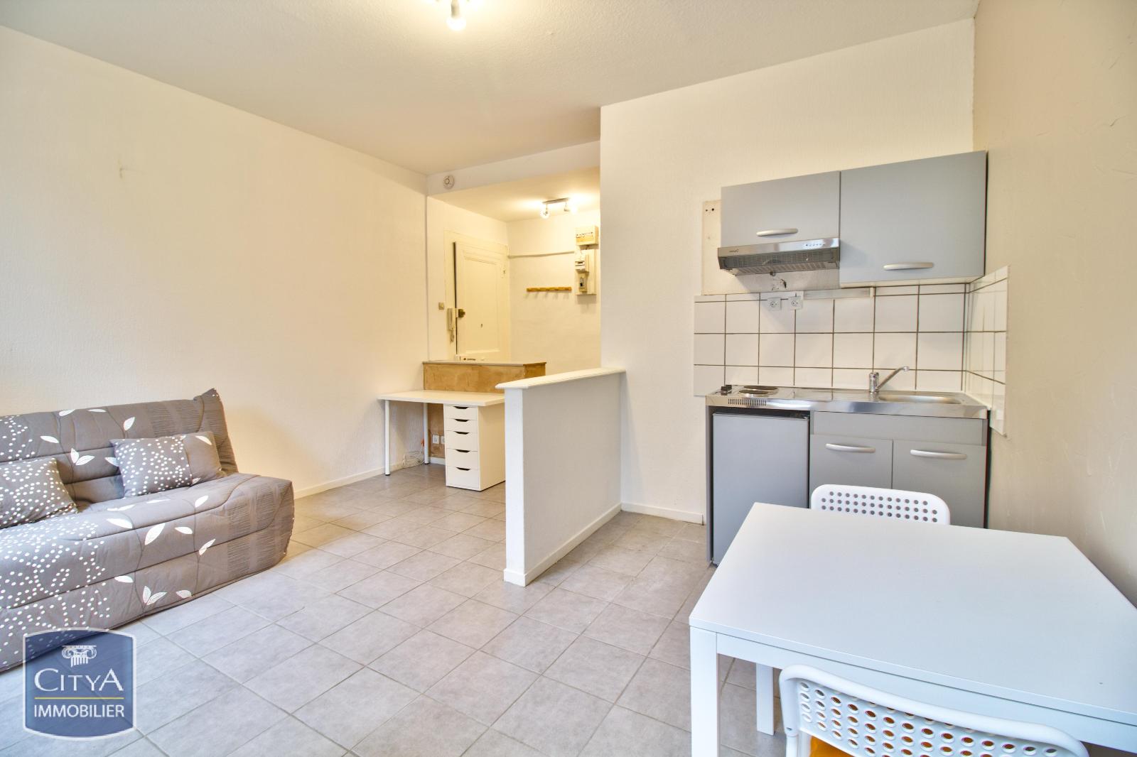 Appartement 1 pièce - 25m² - ST ETIENNE