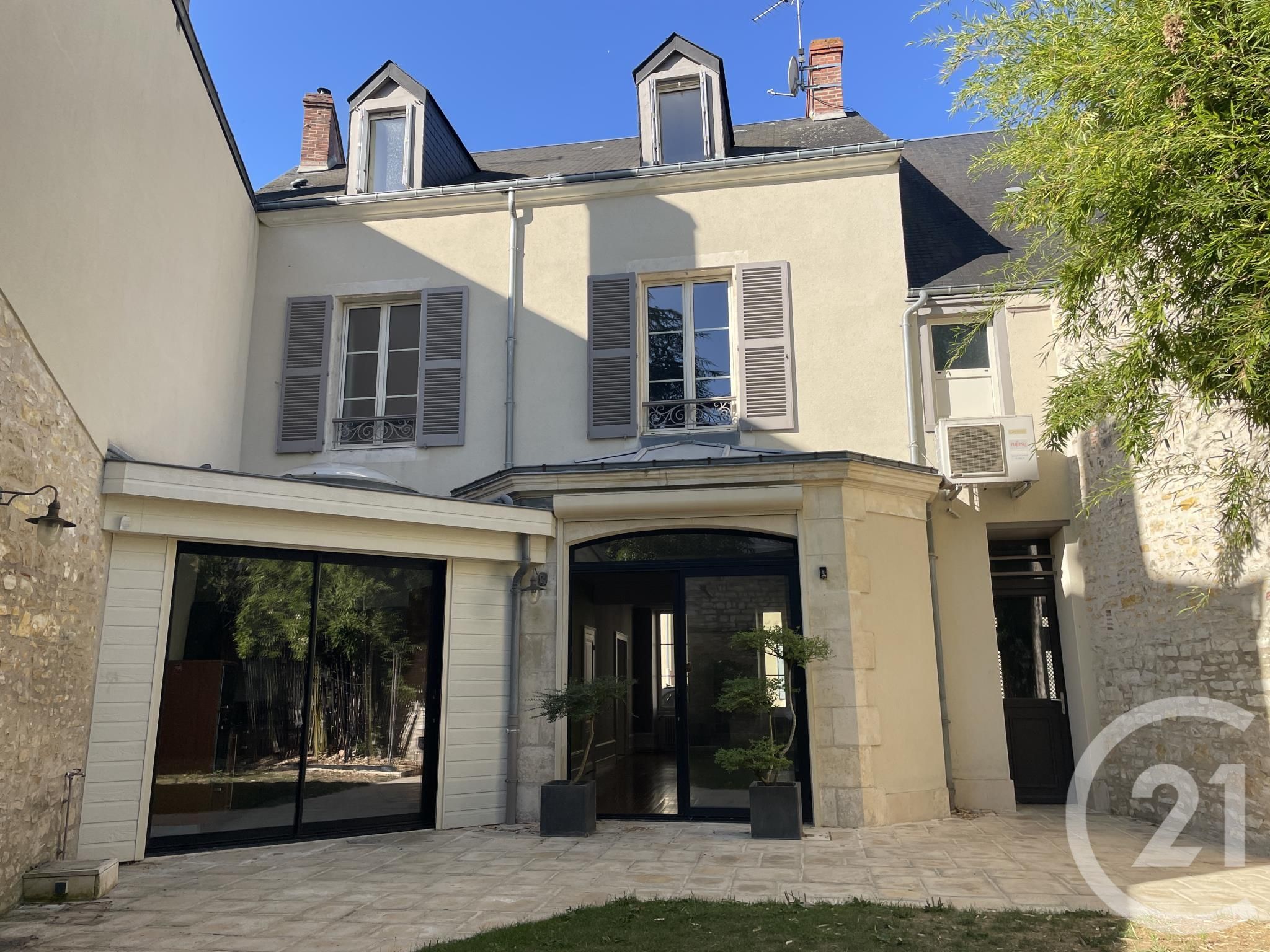 Maison 7 pièces - 196m² - CHATEAUROUX