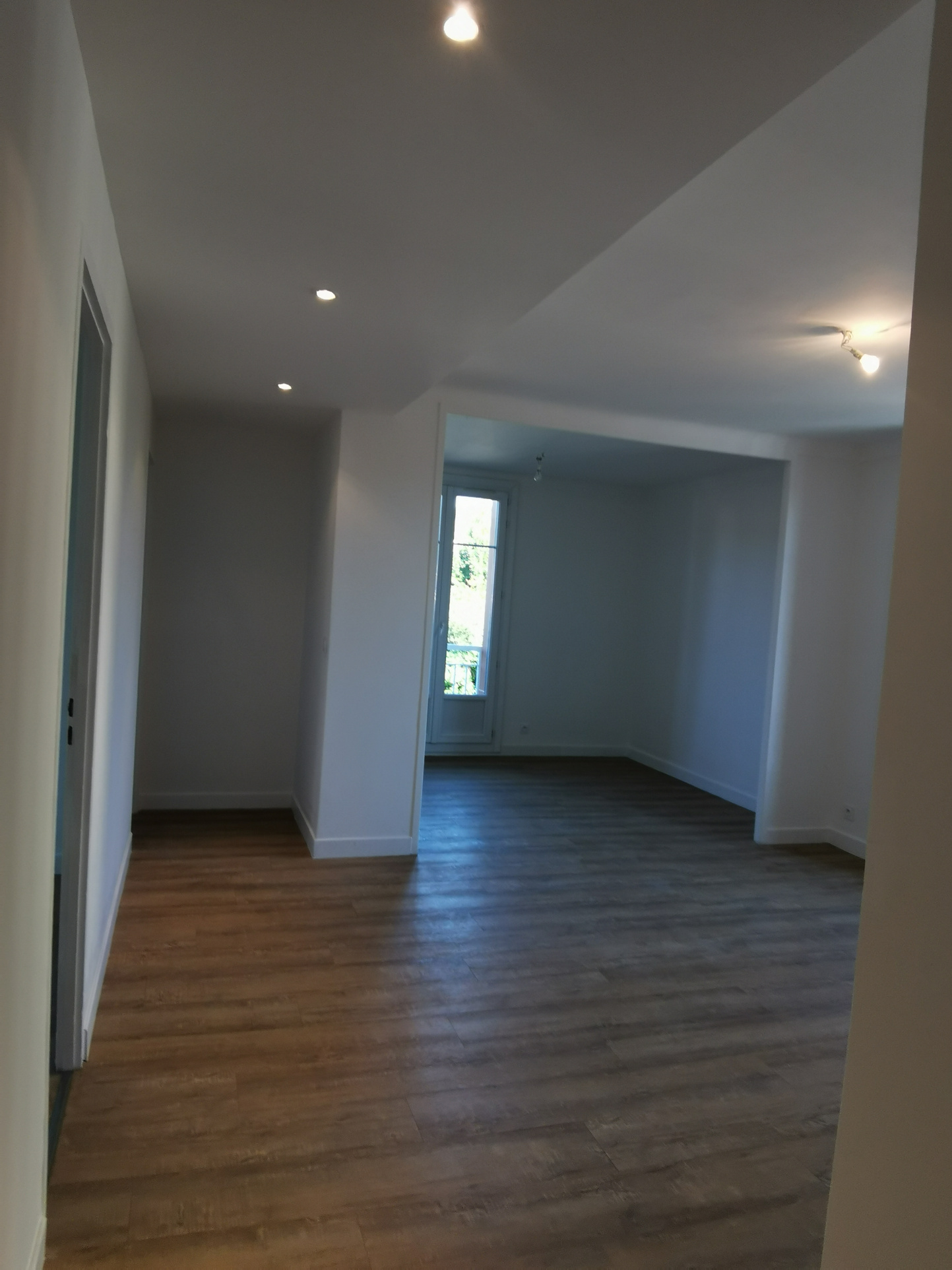 Appartement 4 pièces - 83m² - LUYNES - 80ème