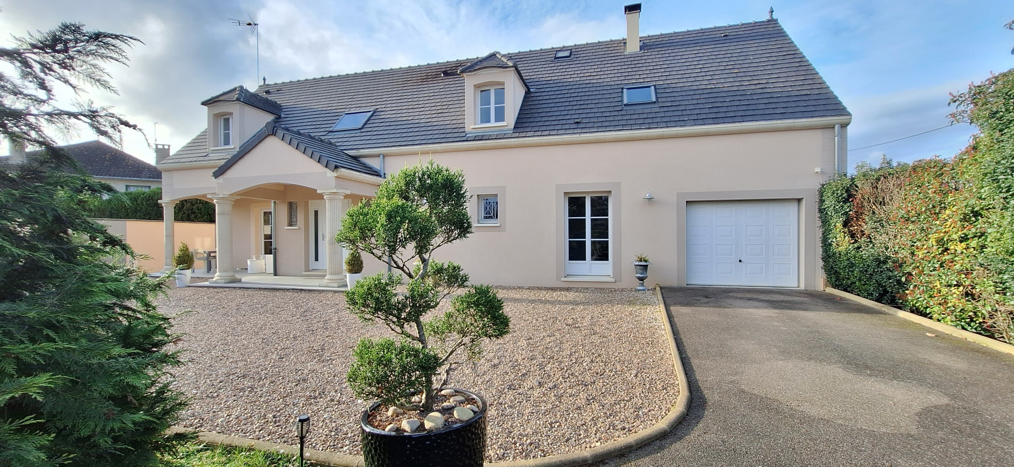 Maison 7 pièces - 218m² - FONTAINEBLEAU