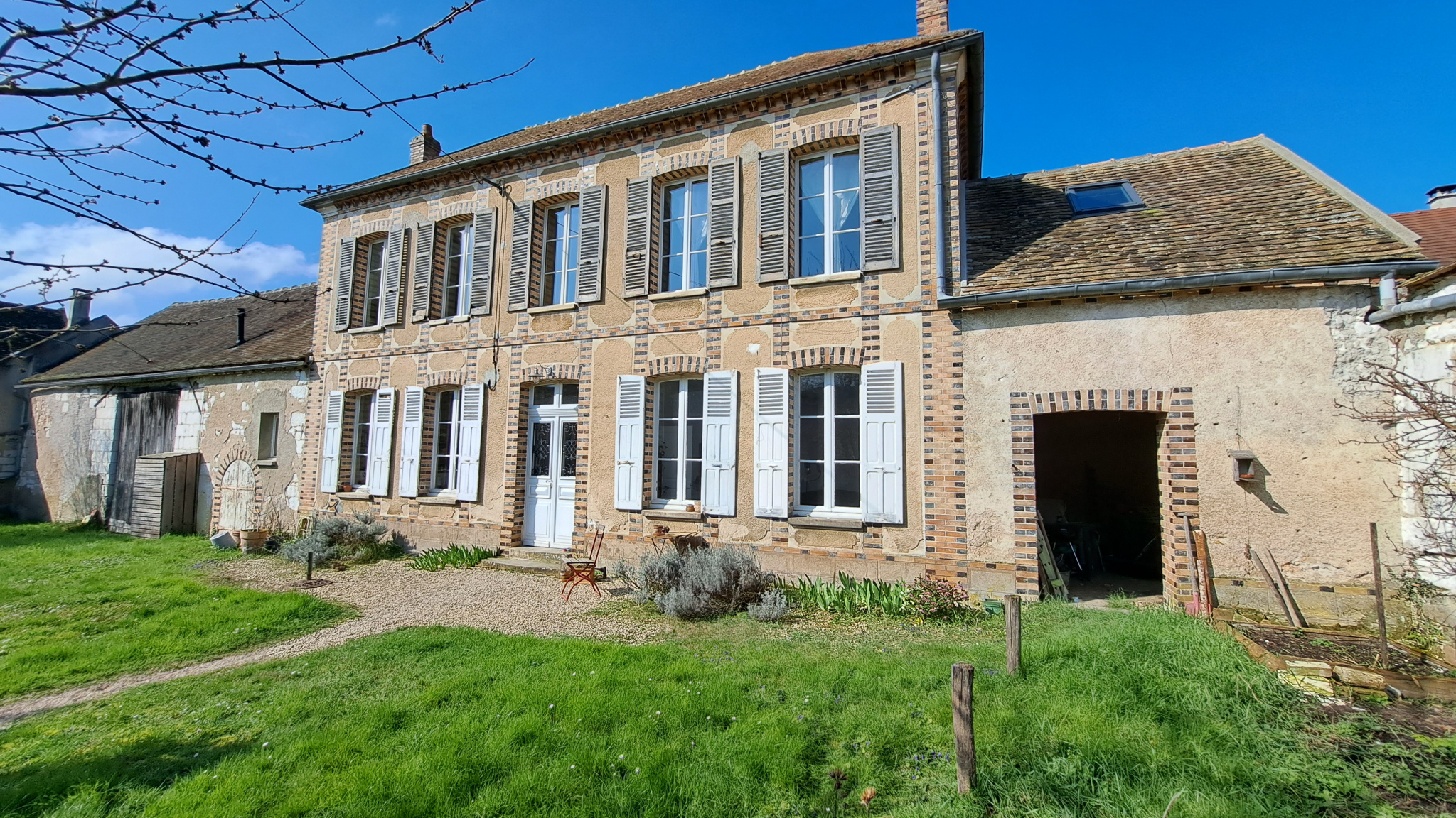 Maison 5 pièces - 114m² - PONT SUR YONNE