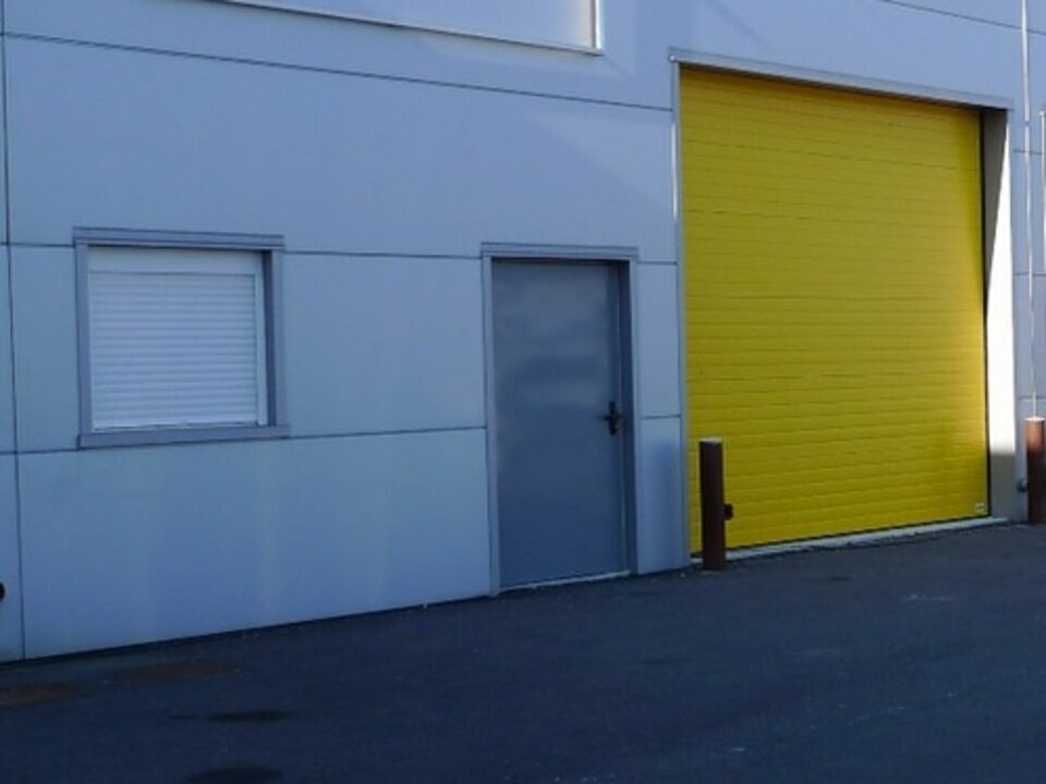 Local industriel  - 144m² - SORGUES