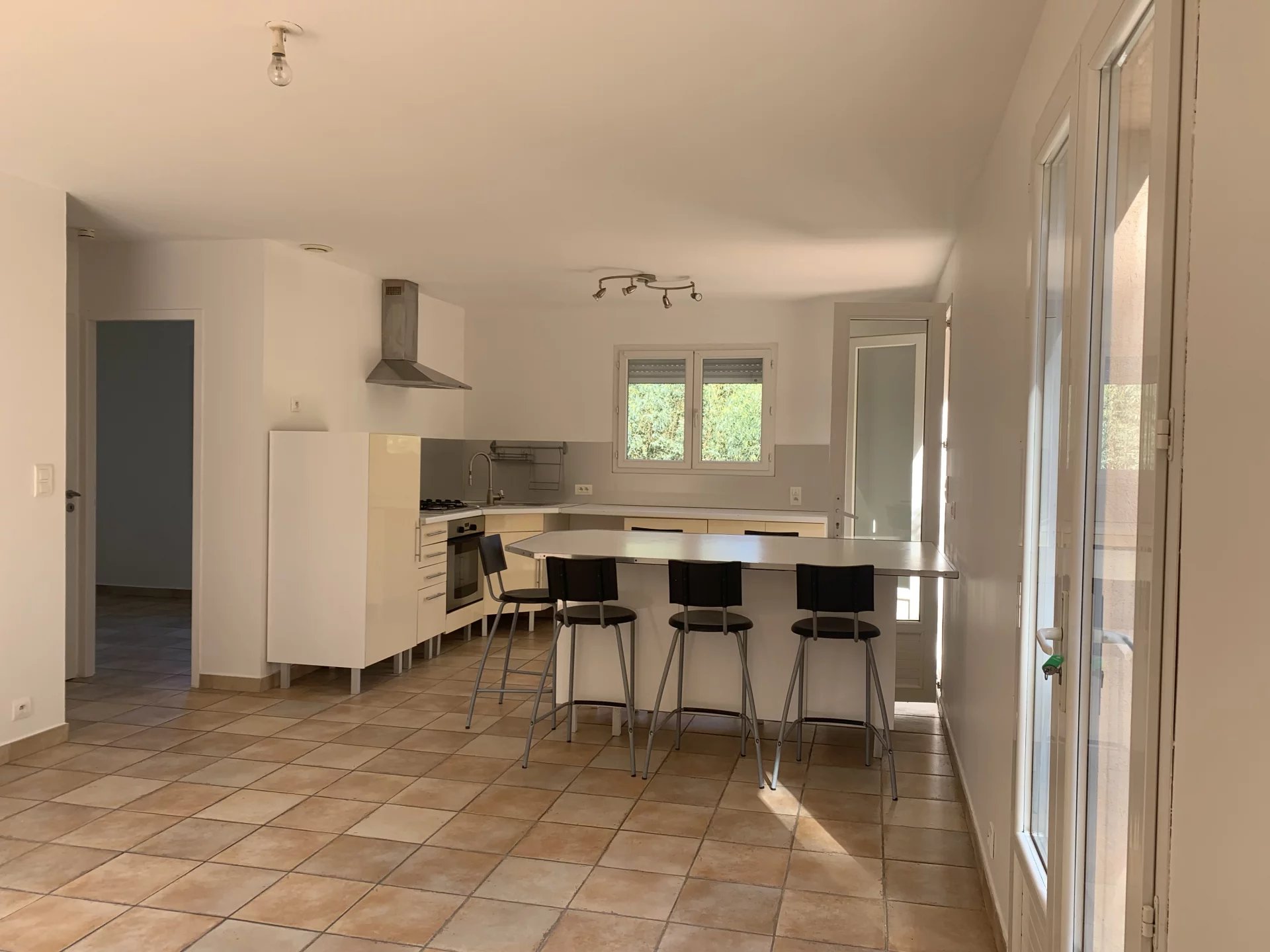 Maison 3 pièces - 52m² - STE ANASTASIE SUR ISSOLE